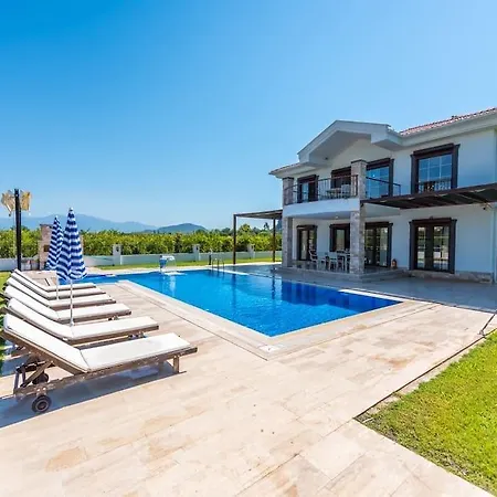 Kiparis Villa *